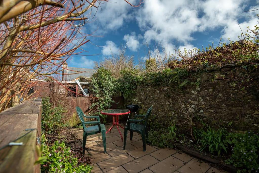 Coastal Cottage 'The Garden Cottage ' Hartland Exteriör bild