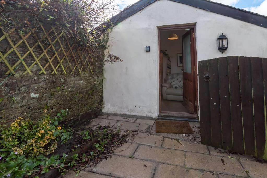 Coastal Cottage 'The Garden Cottage ' Hartland Exteriör bild