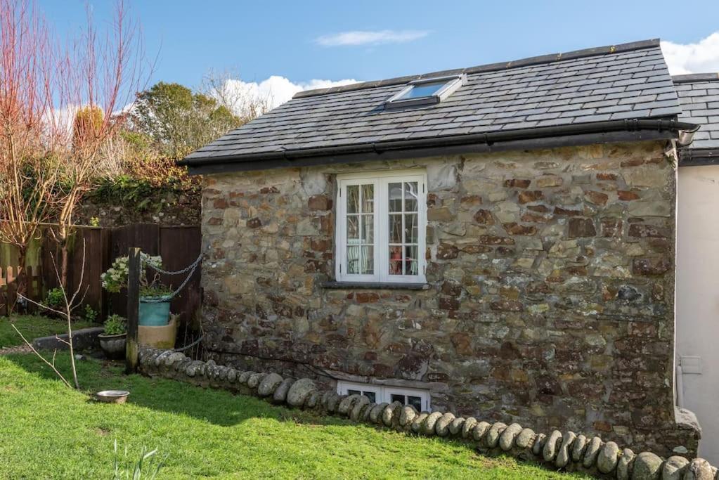 Coastal Cottage 'The Garden Cottage ' Hartland Exteriör bild
